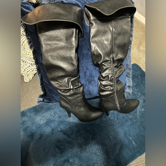 Knee high faux leather boots - Picture 3 of 7